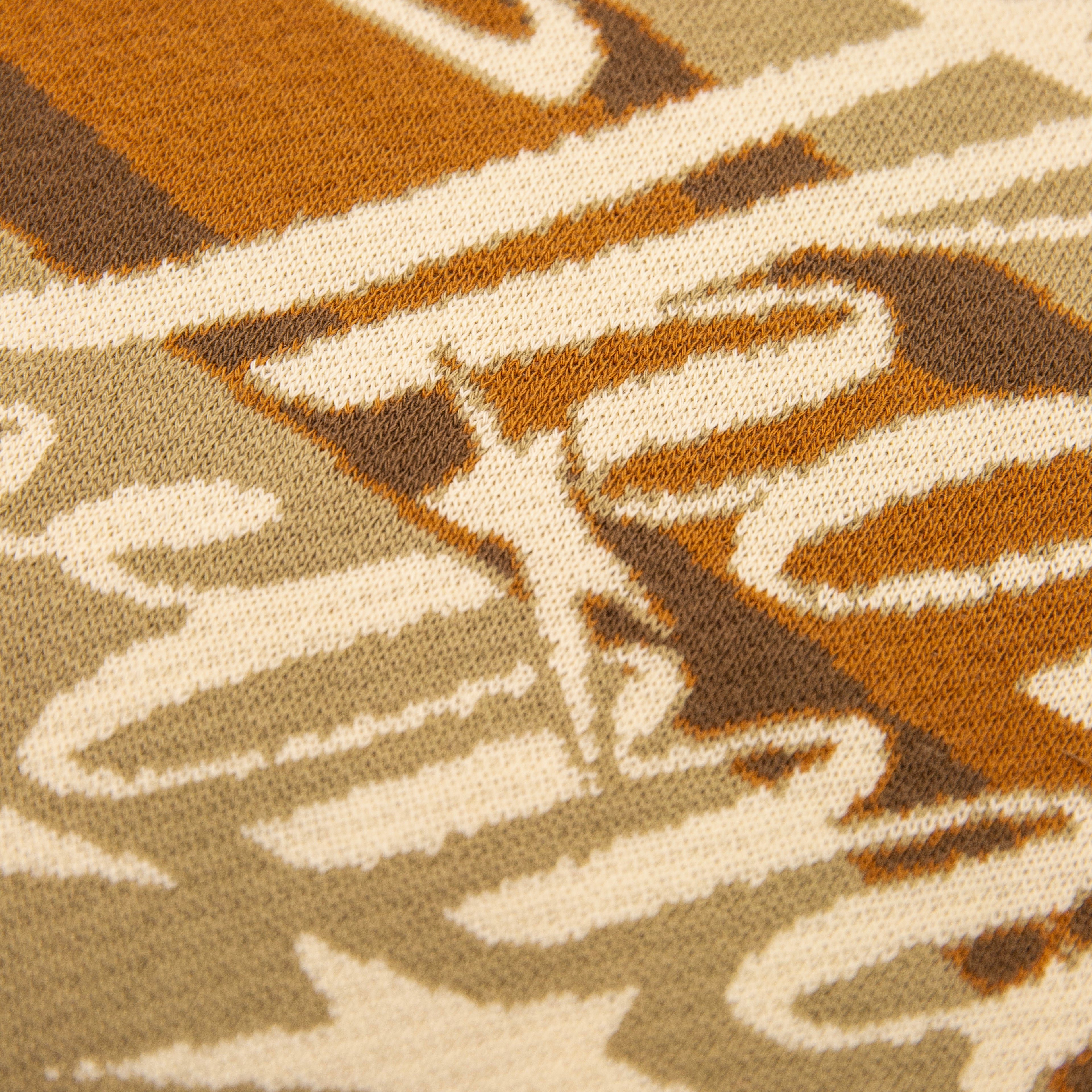 CL X THORO SWEATER - Image 3